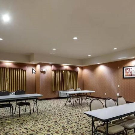 Lake Texoma Inn And Suites Denison Exterior photo