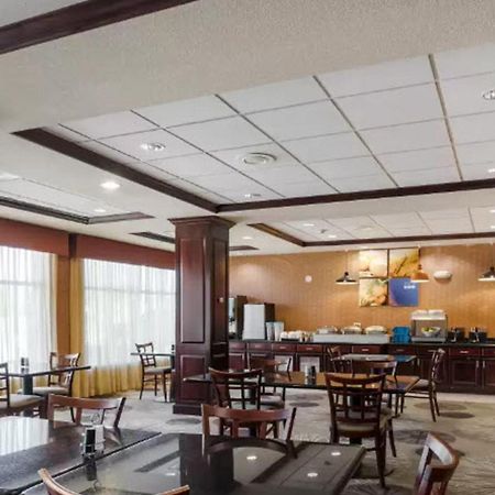 Lake Texoma Inn And Suites Denison Exterior photo
